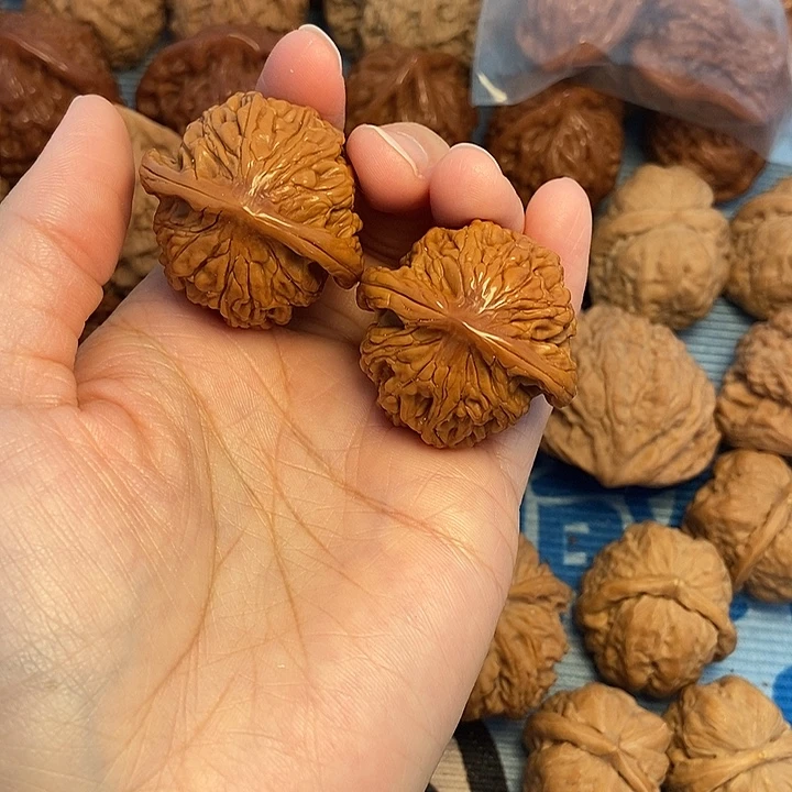 文玩核桃吊坠36狮虎兽