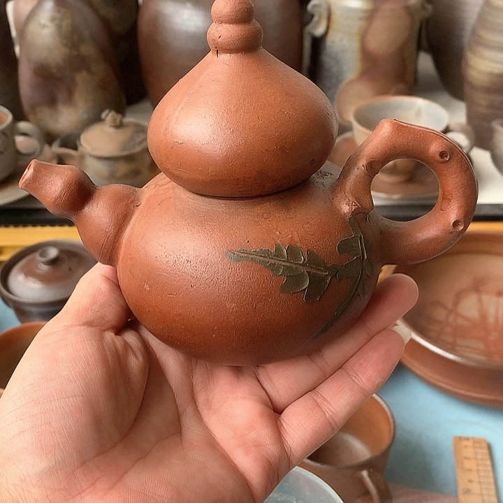 陶瓷材料制作而成