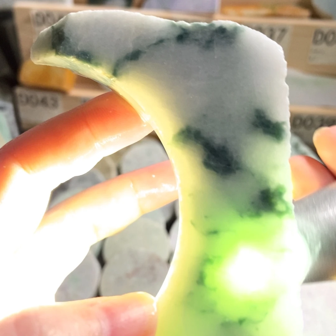 翡翠未镶嵌颈饰天然翡翠