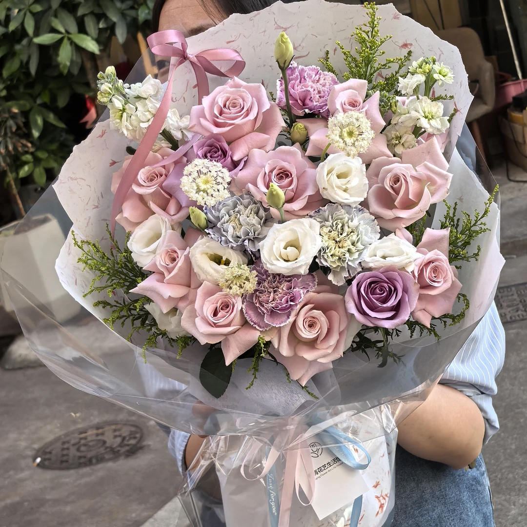 曼塔混搭紫玫瑰花束