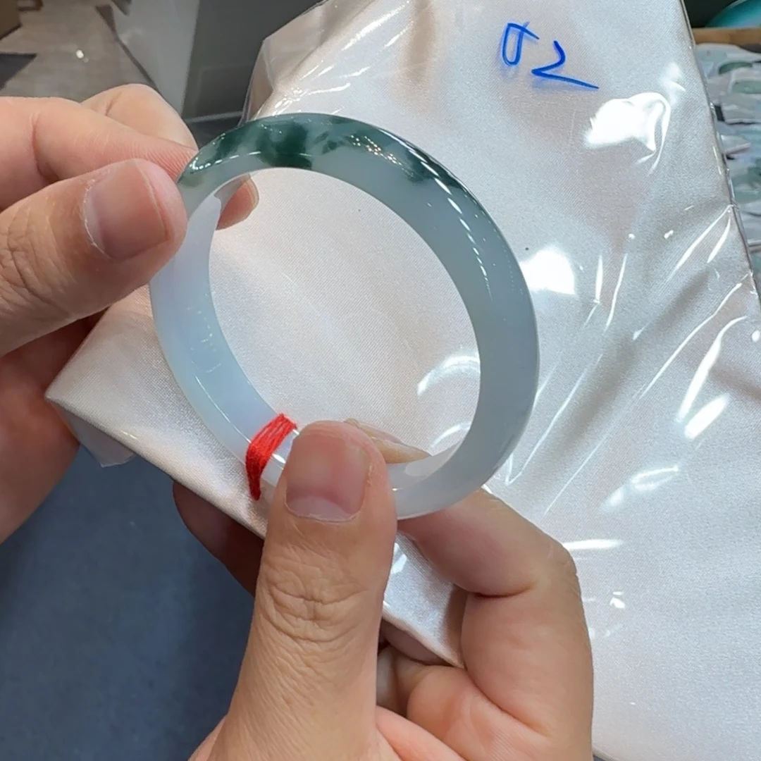 翡翠未镶嵌手镯手镯