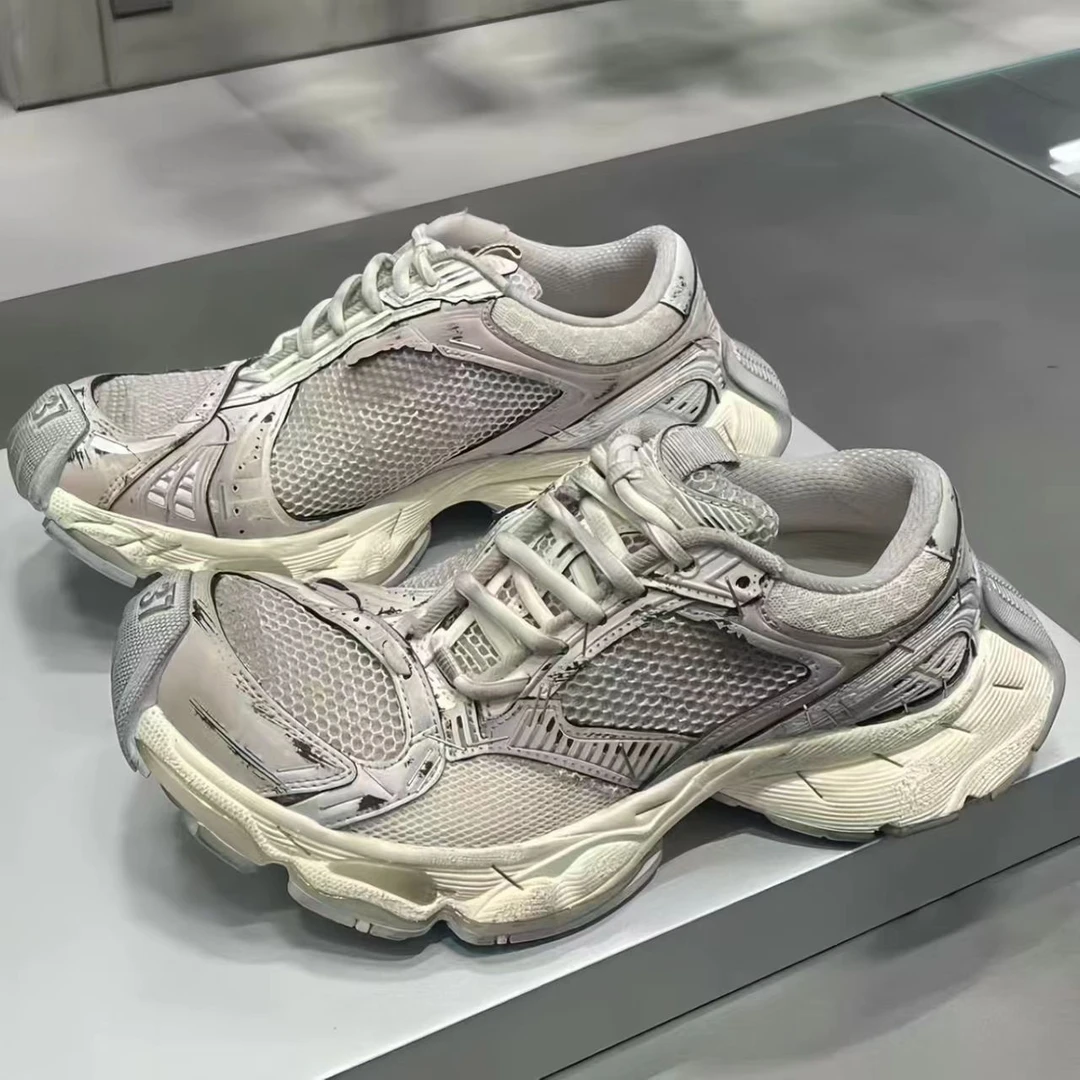 巴黎新款轻奢订书机老爹鞋男新款厚底增高透气网休闲做旧运动鞋女