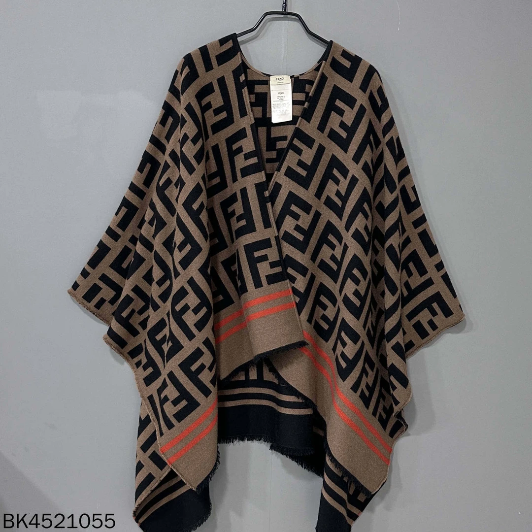 99新 FENDI/芬迪 老花满印披肩斗篷外套/均码/21055