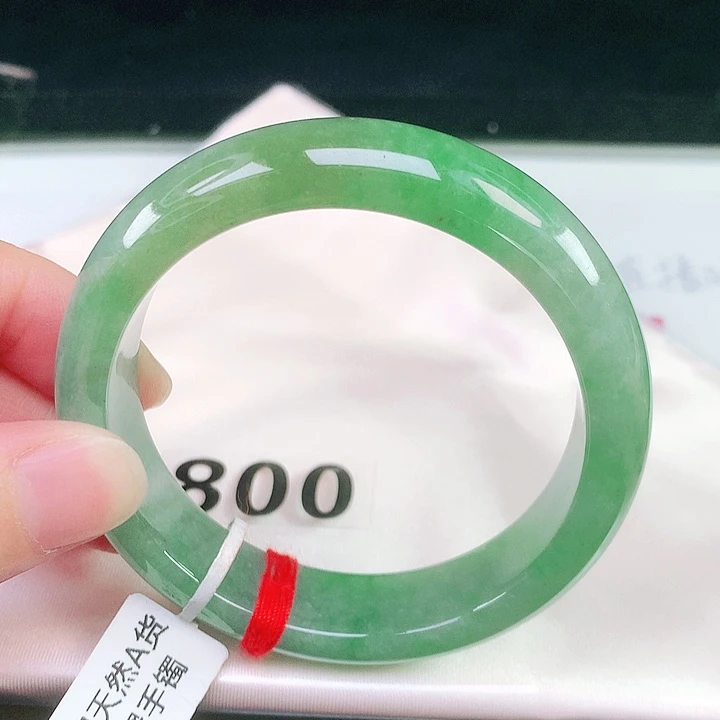 翡翠未镶嵌手镯800