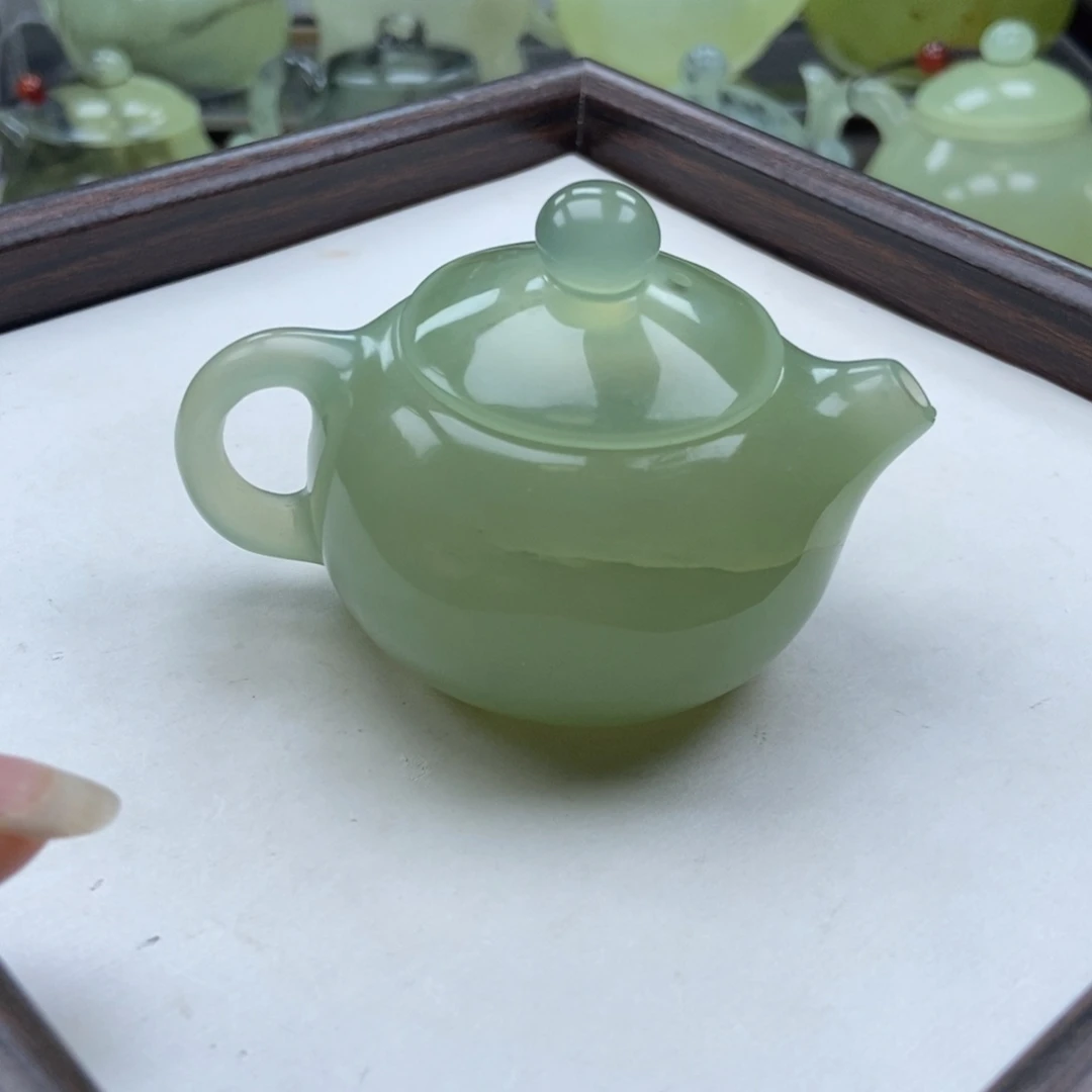 蛇纹石玉未镶嵌壶瑕疵