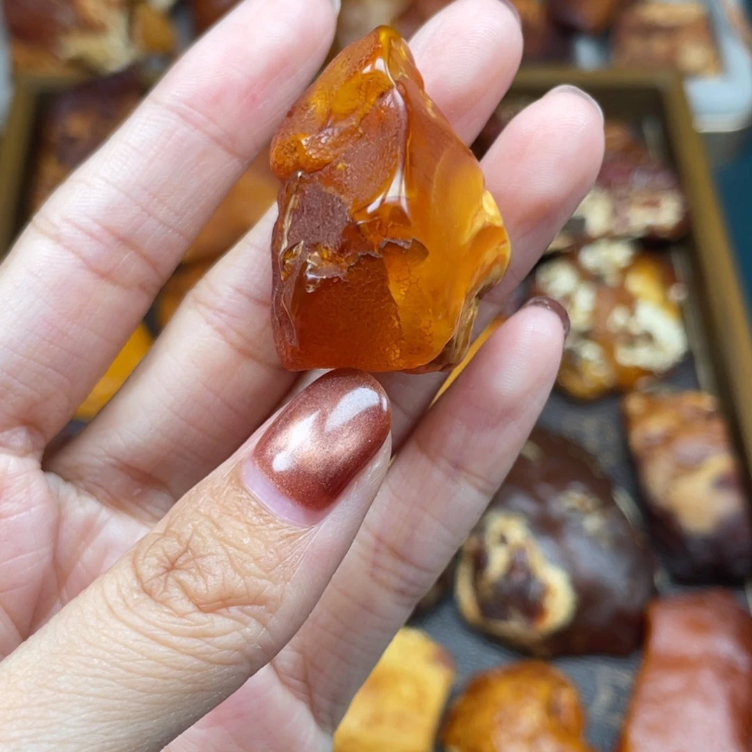 琥珀未镶嵌珠宝奇石