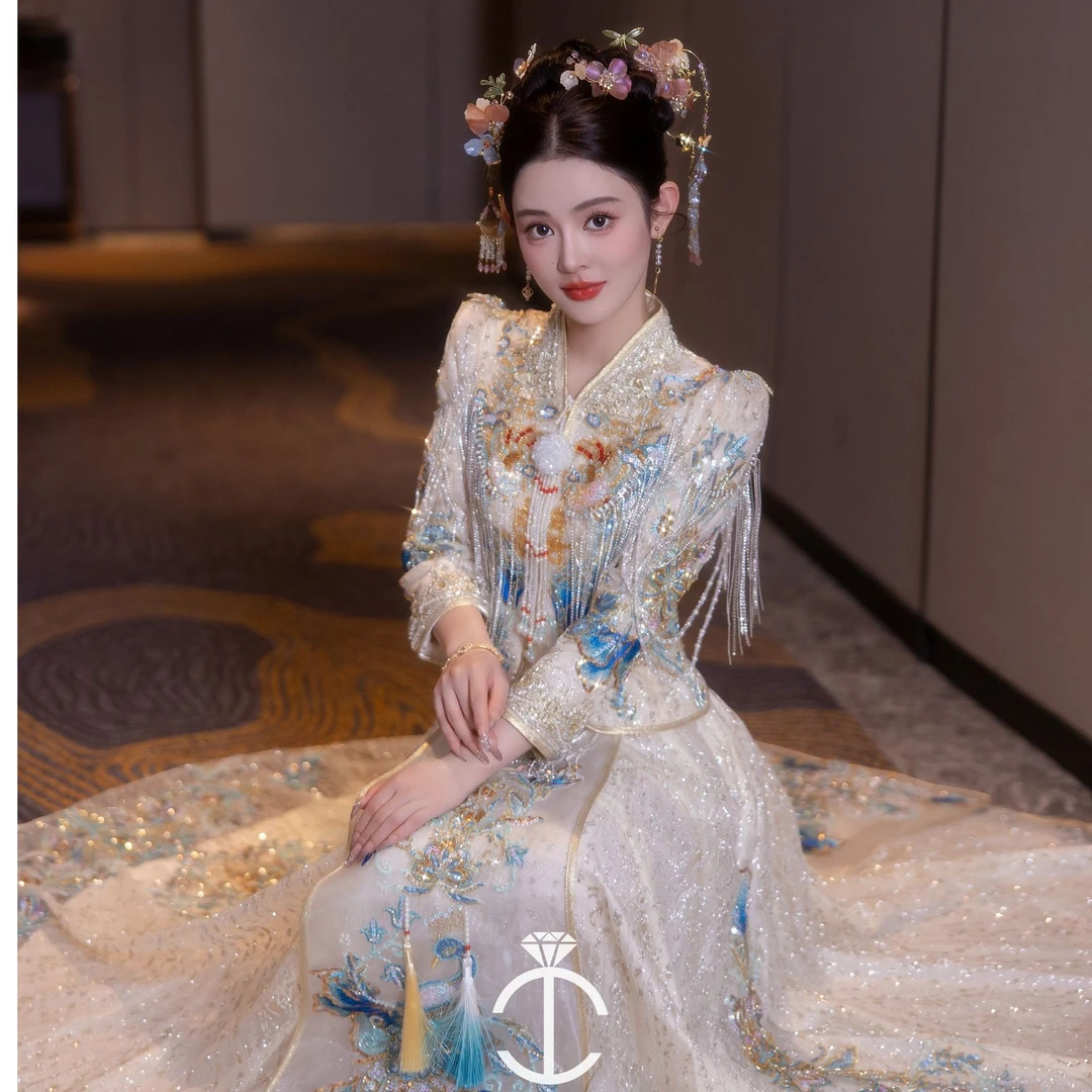 高品质新娘秀禾服2025新款夏秋V领蓝金色大码重工订婚新娘结婚服