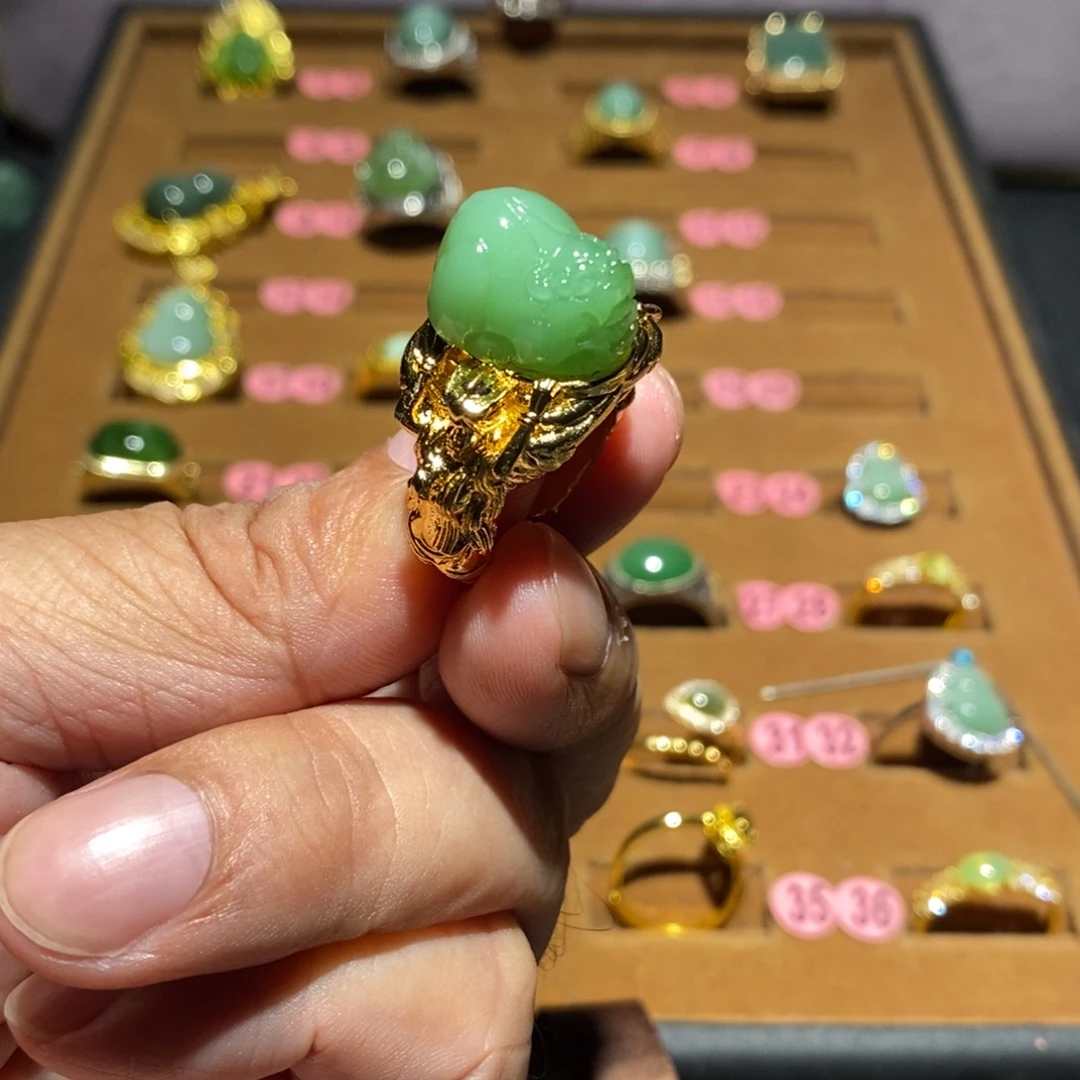 未镶嵌戒指和田玉（碧玉）