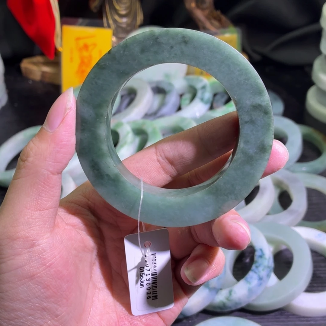 定制翡翠未镶嵌天然翡翠A货毛胚手镯定制