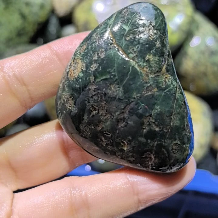 闫***礼有机玻璃藏玉药王石原石