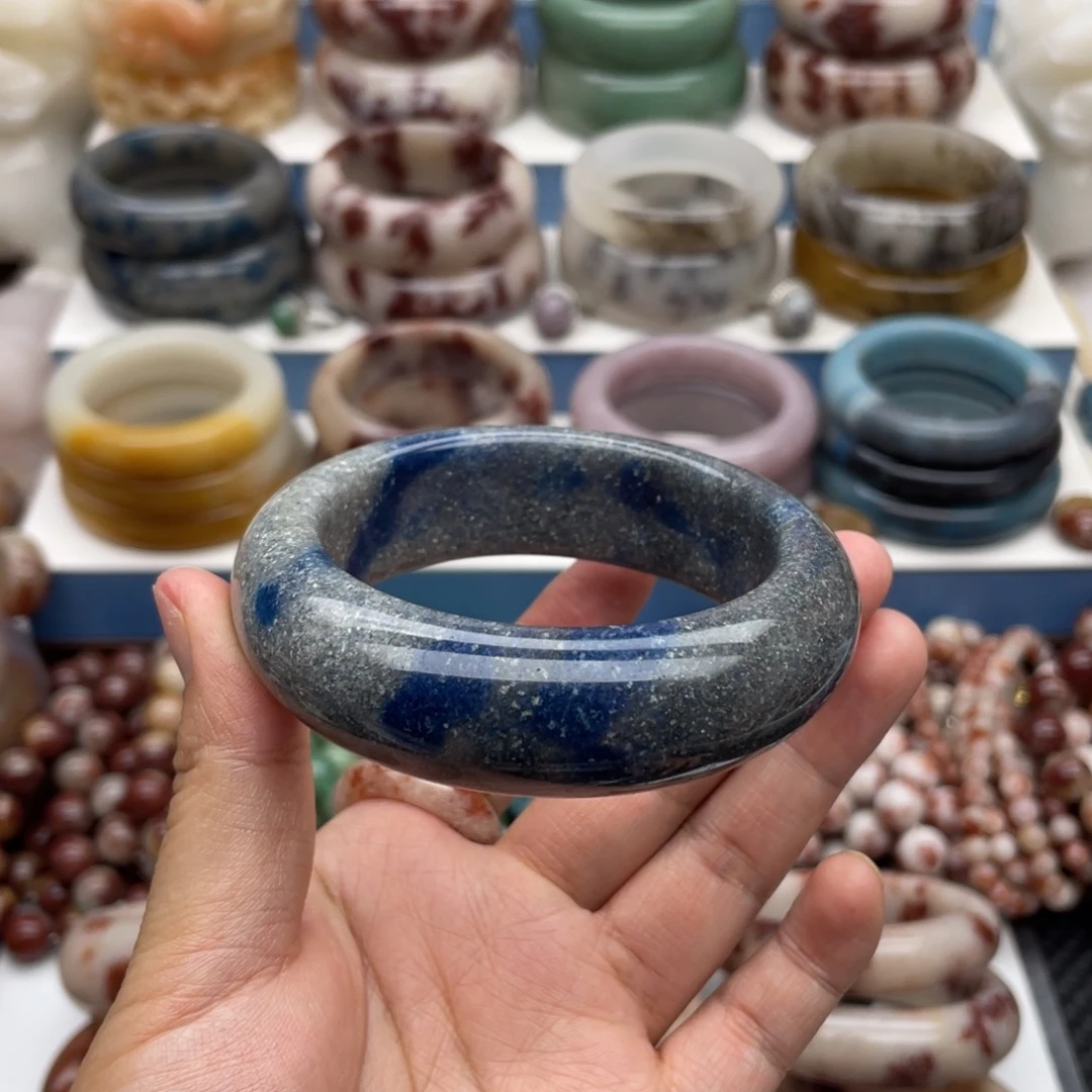 石英质玉（佘太翠）未镶嵌手镯