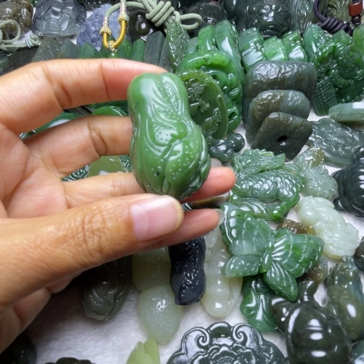 永***饰和田玉未镶嵌颈饰