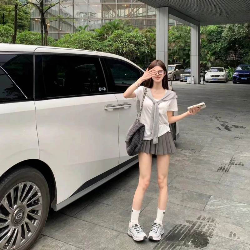 新款夏季清凉透气设计口袋套头纯色短袖T恤配高腰短款半身百褶裙