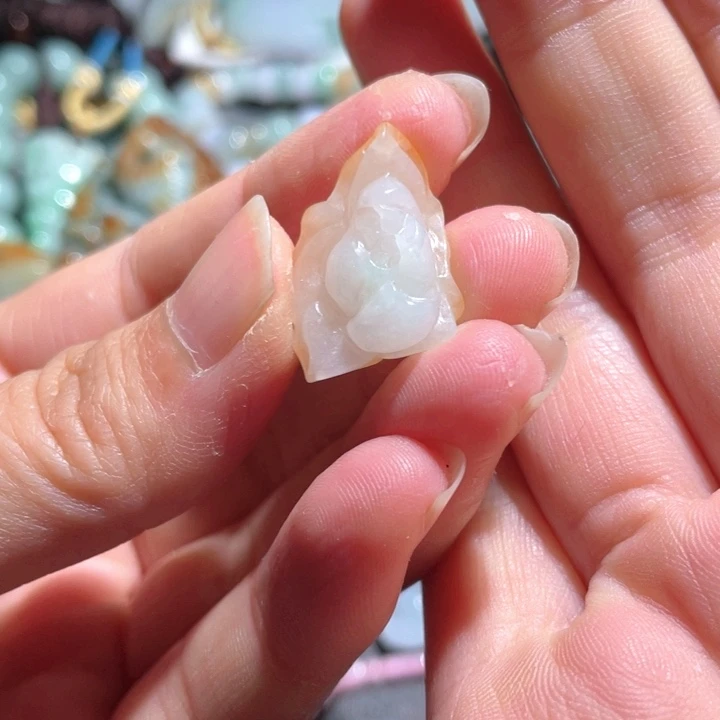 【闪购商品】翡翠颈饰未镶嵌天然翡翠