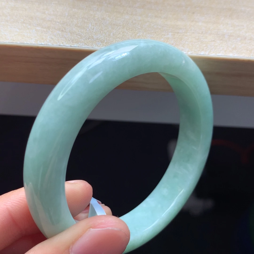 未镶嵌手镯翡翠手镯