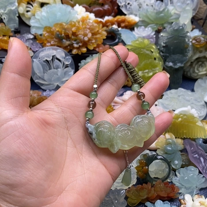 蛇纹石玉合金颈饰