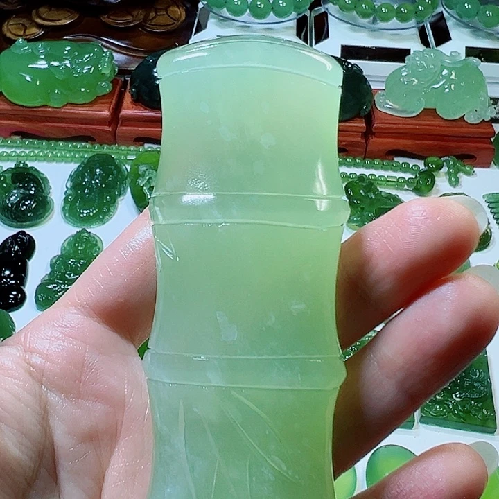 蛇纹石玉未镶嵌手把件乡**?