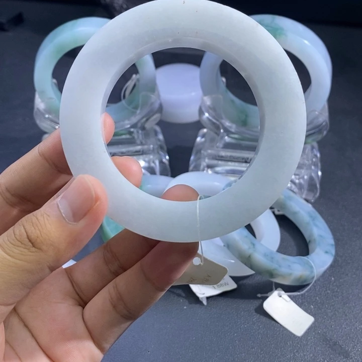 定制翡翠翡翠手镯未镶嵌