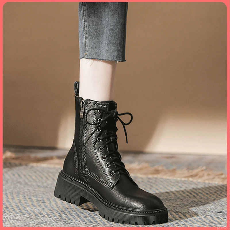 高级感轻奢软底女靴2025秋季新款白色马丁靴女款短靴薄款轻奢靴子