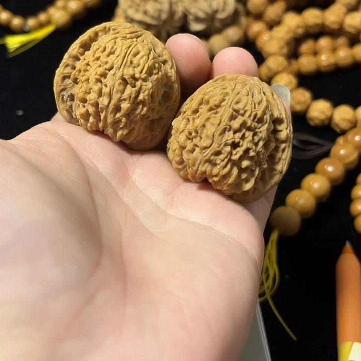 文玩核桃把件40左右南疆，编号034