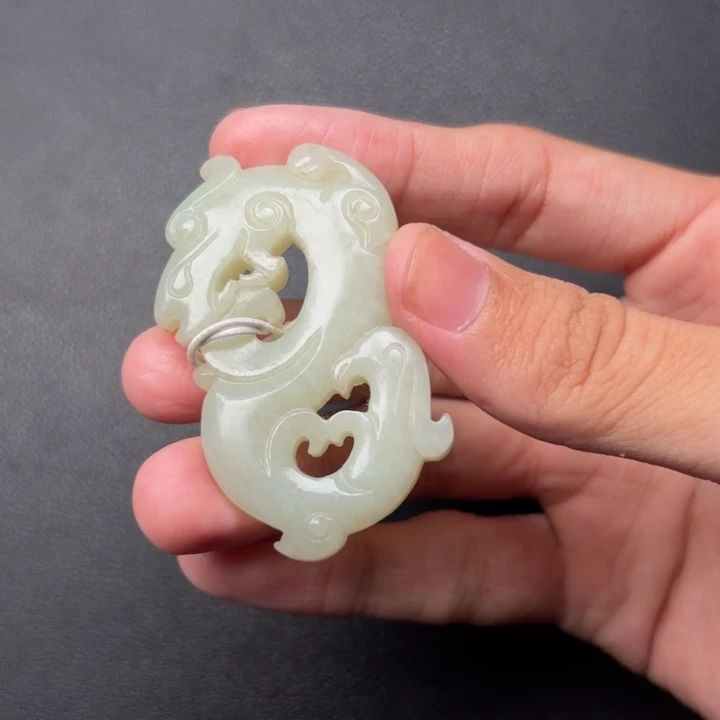 老***马和田玉未镶嵌颈饰