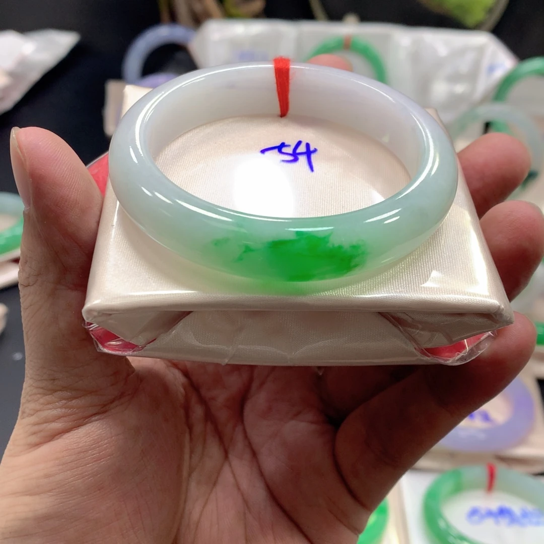 翡翠未镶嵌手镯翡翠