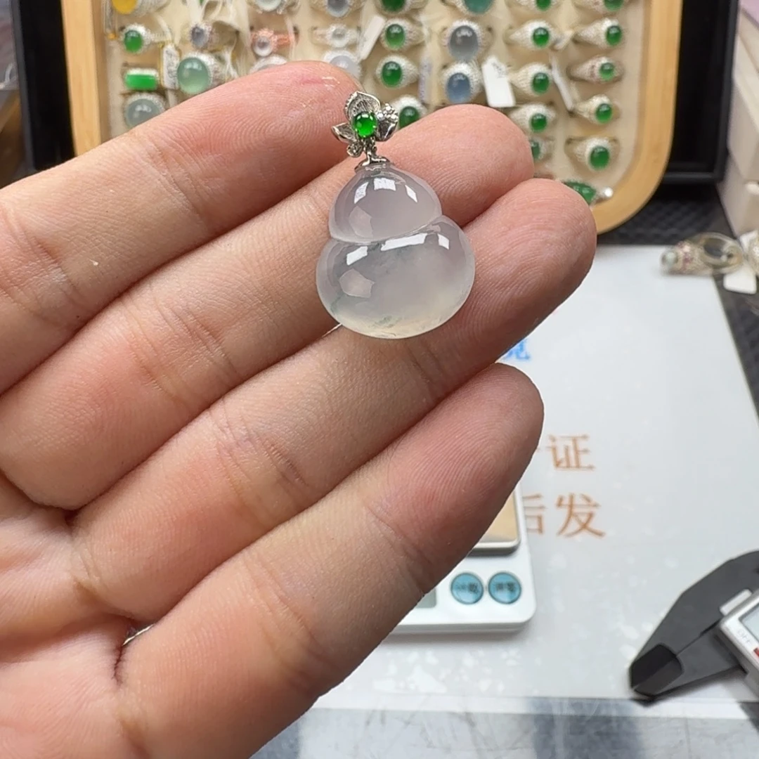 18K金镶嵌戒指翡翠天然缅甸翡翠A货