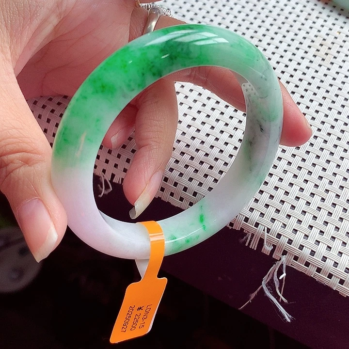 翡翠未镶嵌手镯翡翠