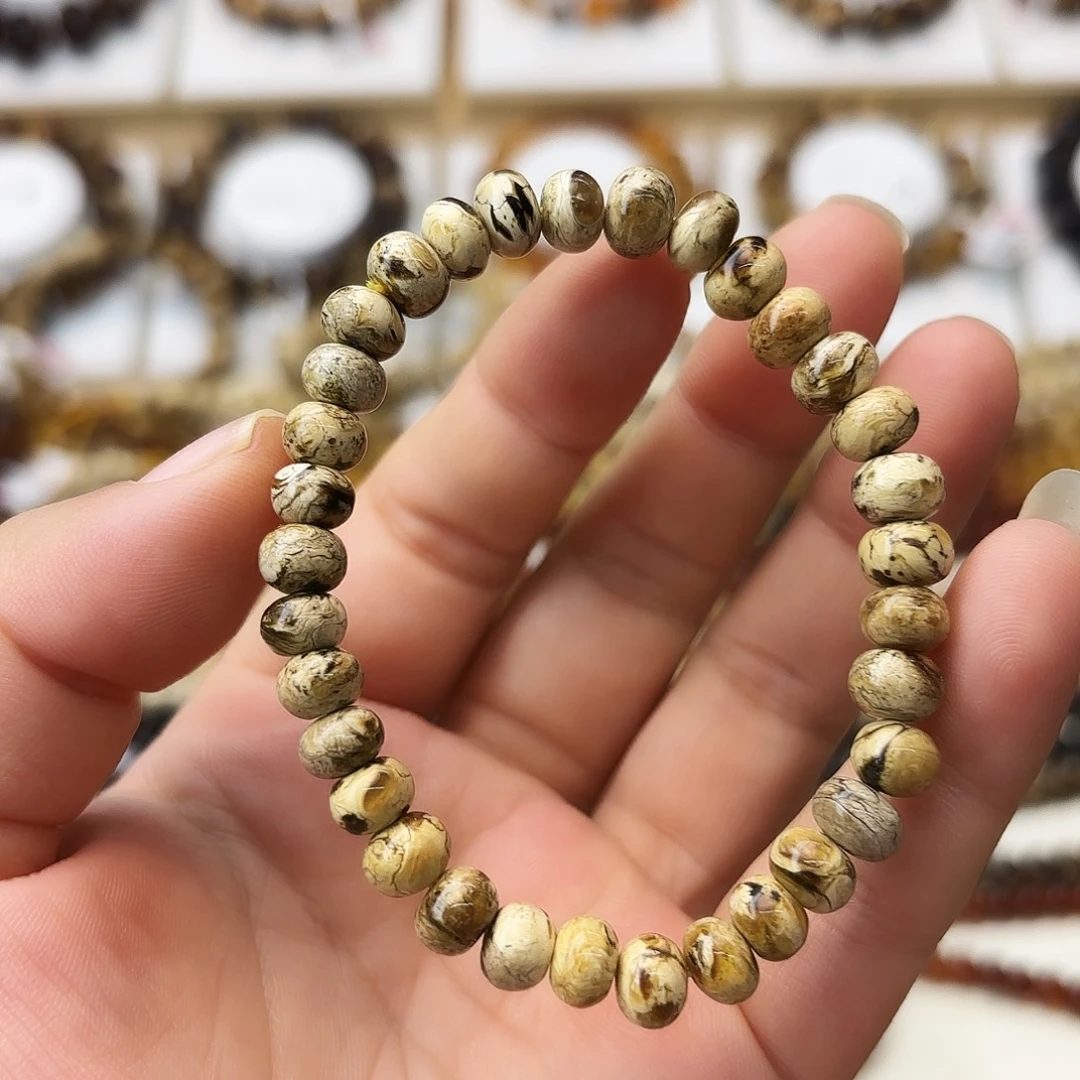 琥珀未镶嵌裸石七