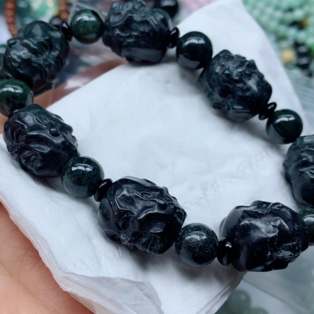 翡翠颈饰未镶嵌翡翠