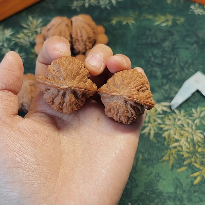 杨***1吊坠文玩核桃磨盘