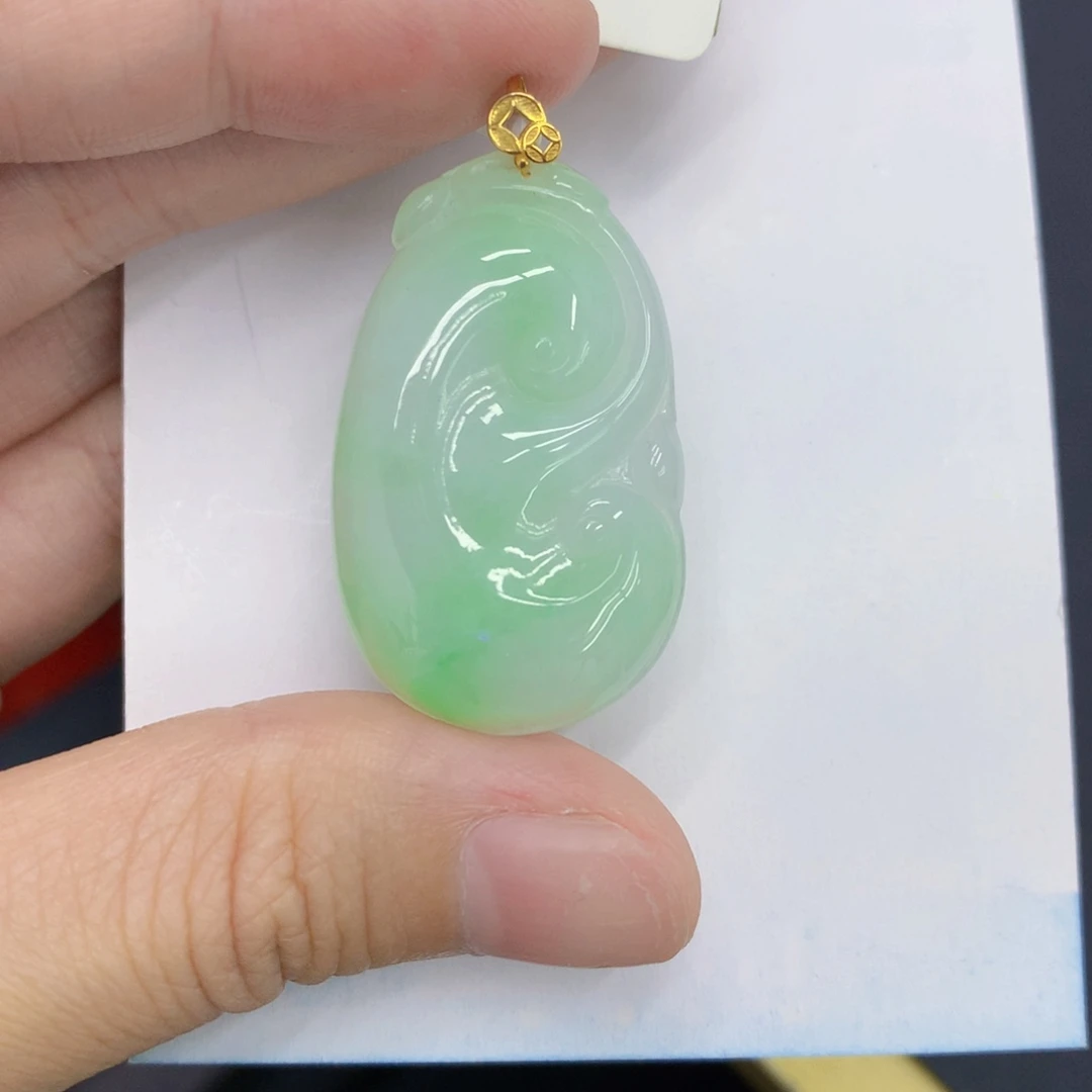 翡翠18K金镶嵌颈饰翡翠