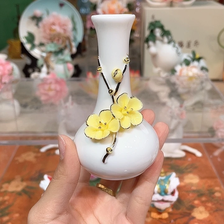 手工陶瓷精致摆件
