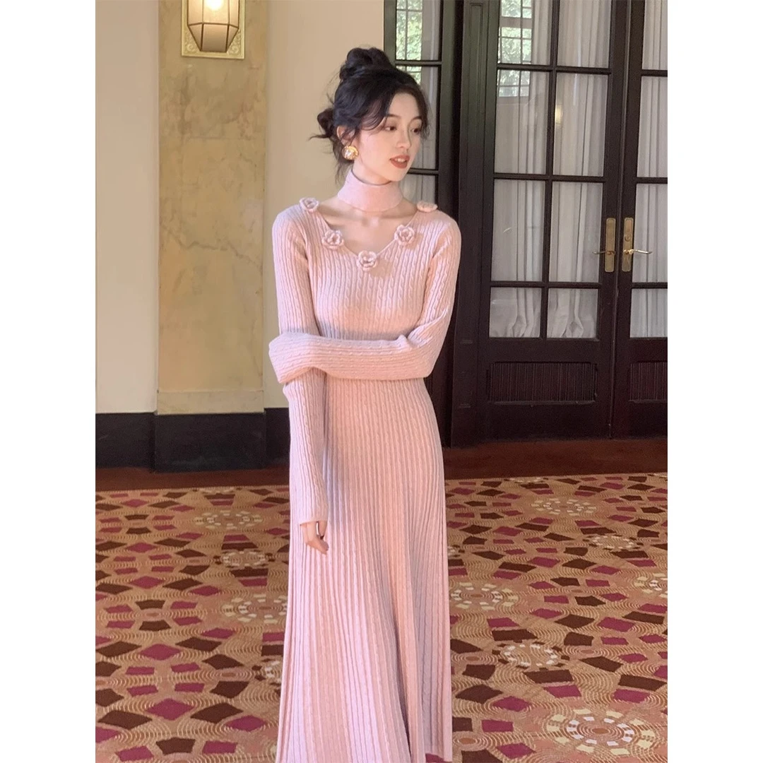 法式设计感花朵围脖针织针织连衣裙女秋冬新款气质毛衣中长裙