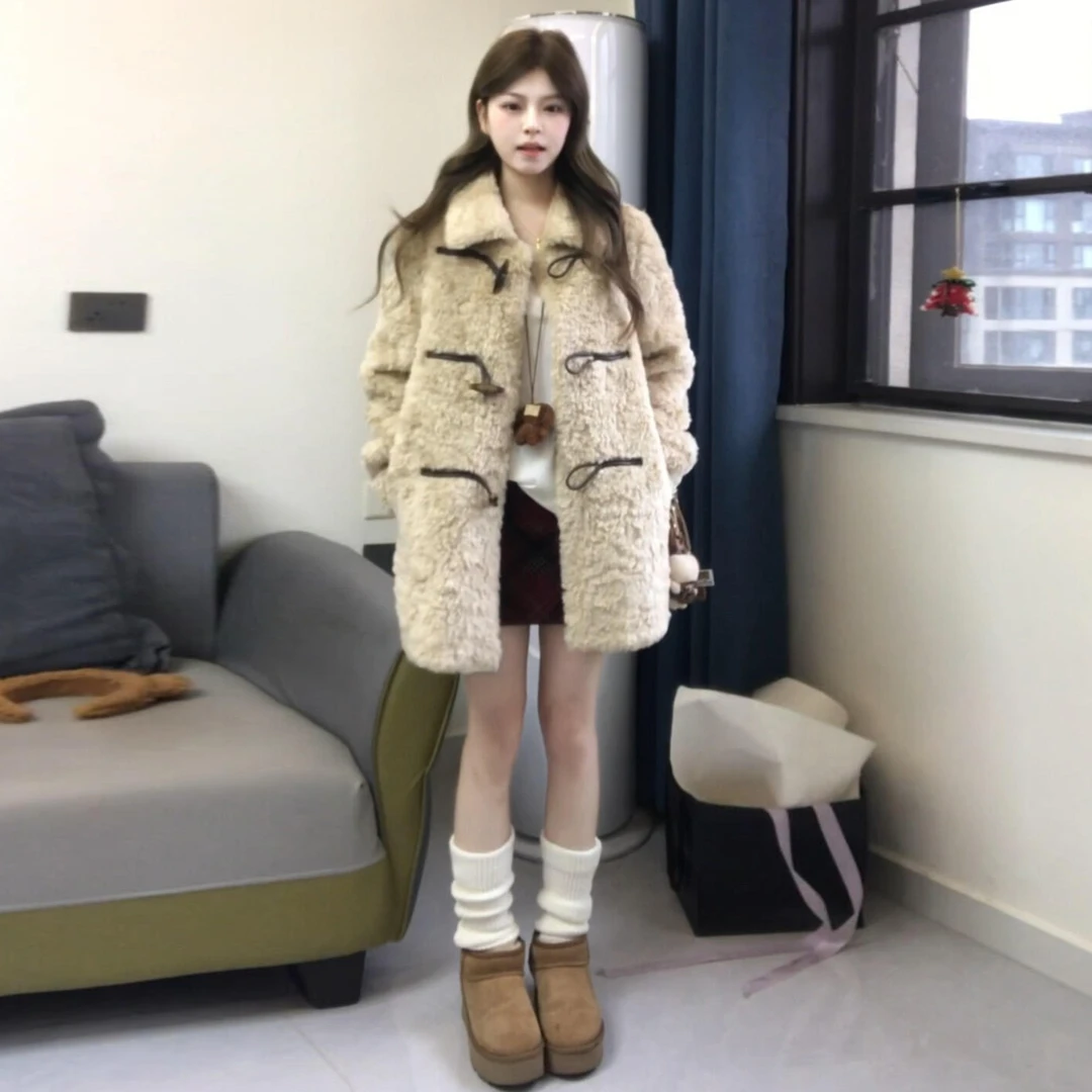 2025新款牛角扣仿羊羔毛绒外套女秋冬季小个子香风加厚摇粒绒大衣