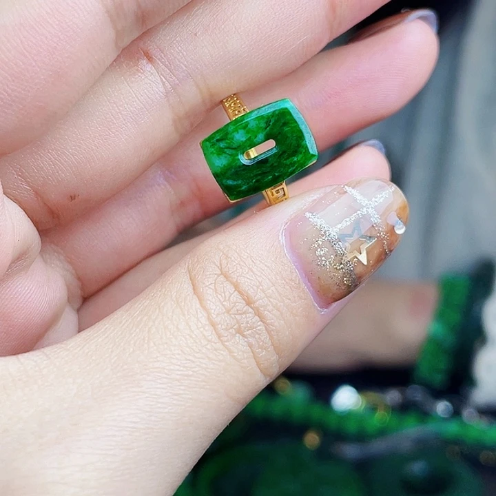 翡翠银S925镶嵌颈饰多样性