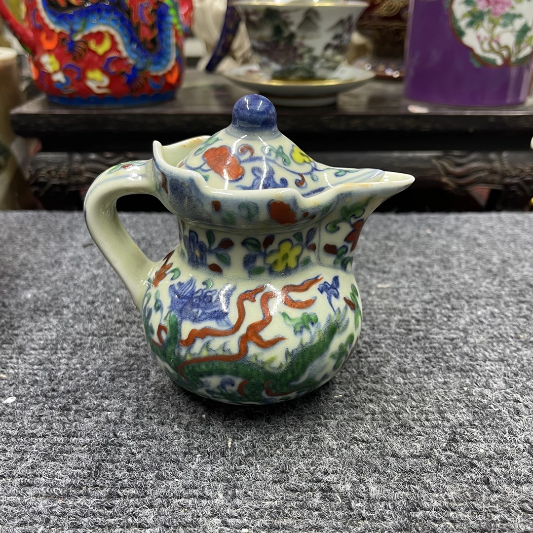 斗彩手绘龙纹憎帽壶茶壶