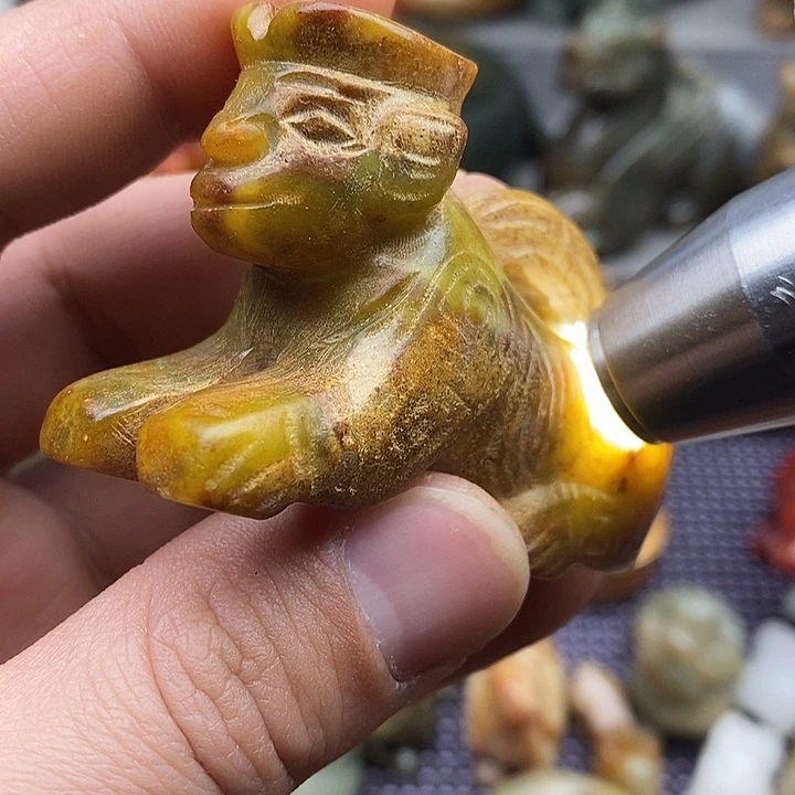 未镶嵌蛇纹石玉颈饰