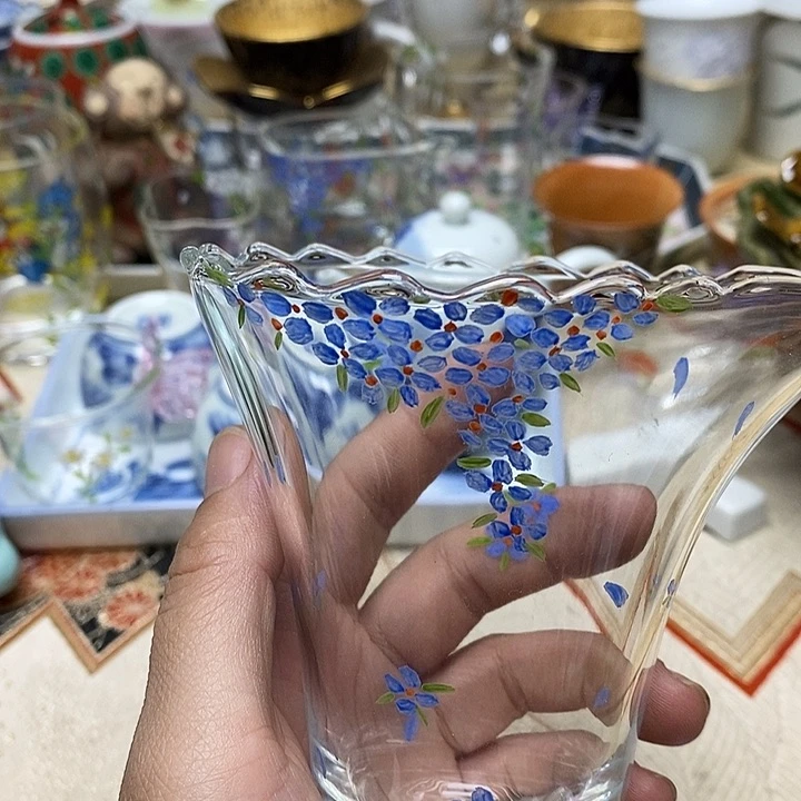 茶壶紫砂杯子的味道就好像你吃着冰淇淋在嚼碎后