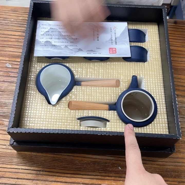 孤品茶具套装等。