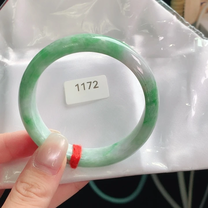 翡翠手镯未镶嵌天然翡翠手镯01