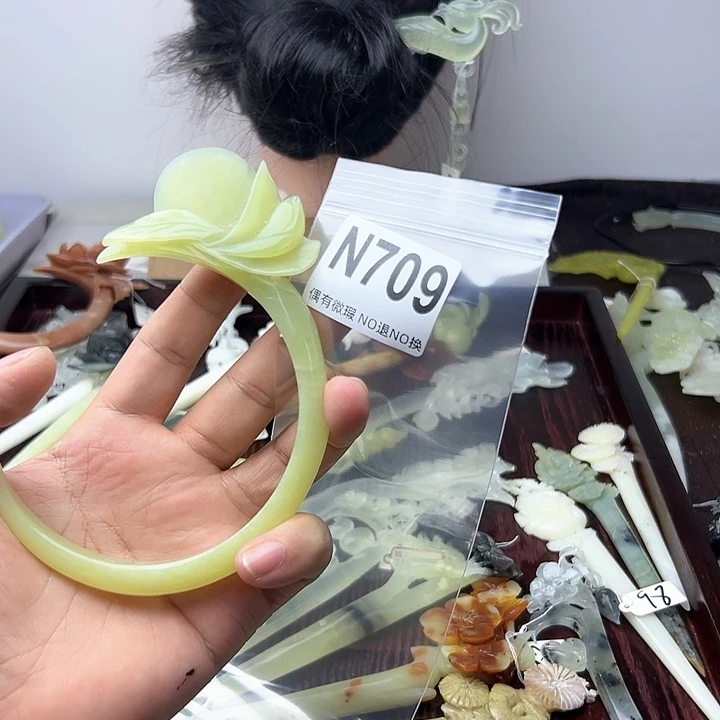 蛇纹石玉发饰合金鱼*