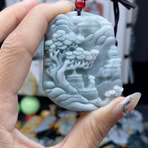 翡翠颈饰未镶嵌翡翠