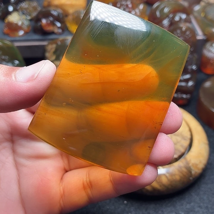 琥珀未镶嵌裸石30