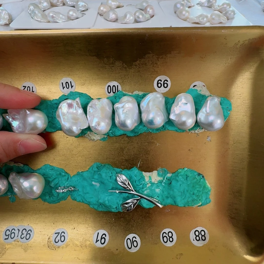 淡水珍珠银S925镶嵌颈饰当***咪