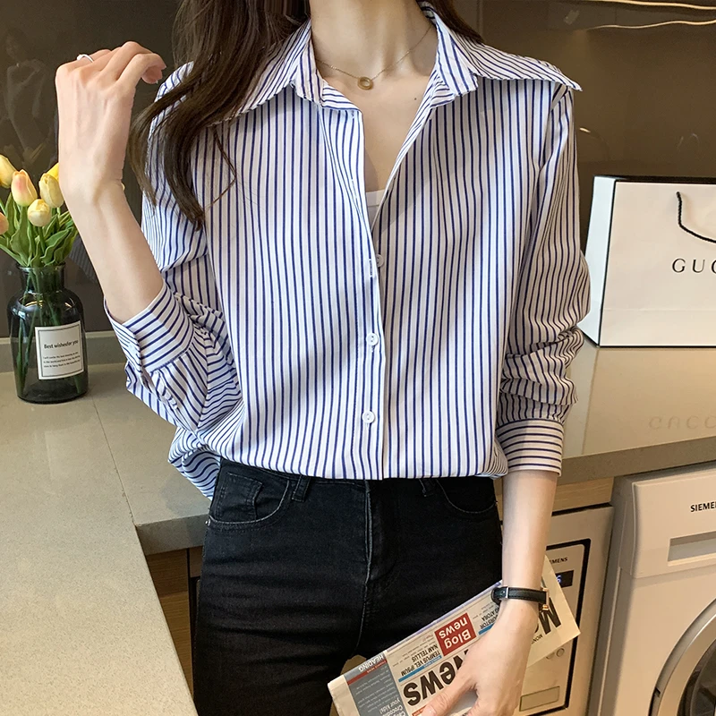 蓝白条纹衬衫女长袖宽松慵懒风ol通勤百搭职业上衣潮显瘦休闲寸衫