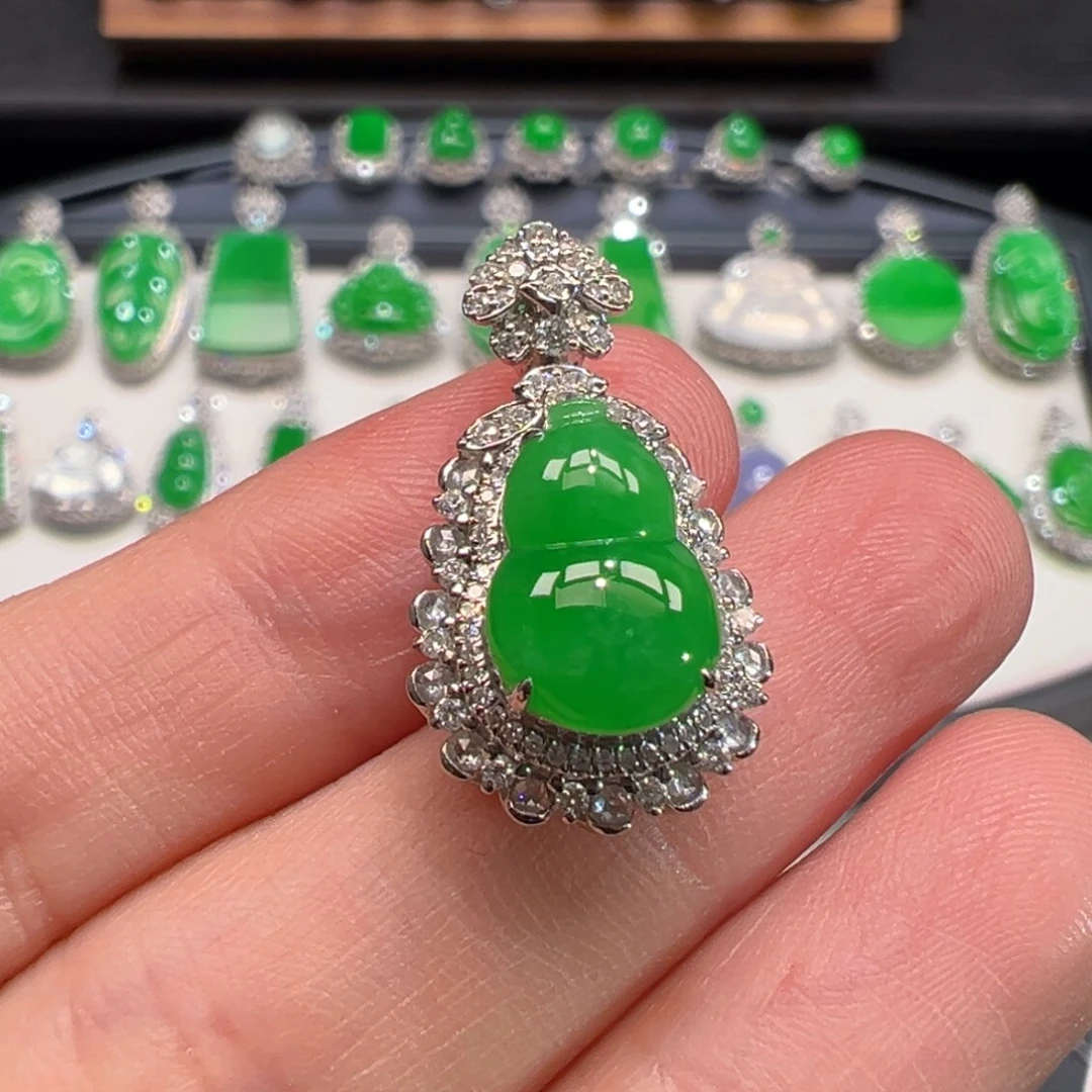 翡翠18K金镶嵌颈饰收到货48小时鉴赏期