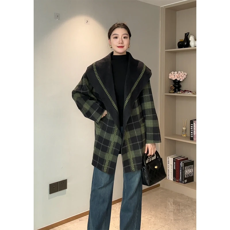复古格纹羊毛双面呢大衣女慵懒气质通勤刺绣大翻领中长款毛呢外套