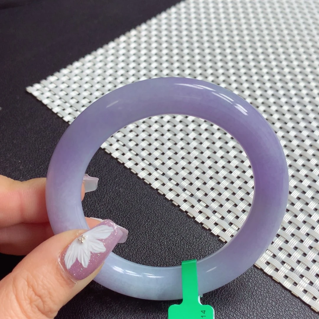 翡翠手镯未镶嵌缅甸