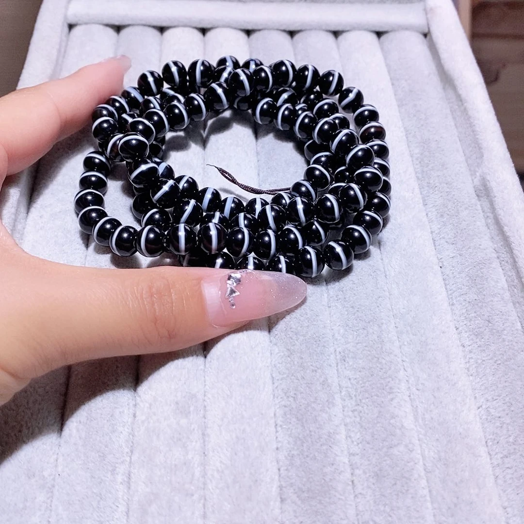 玛瑙/玉髓颈饰未镶嵌易****?